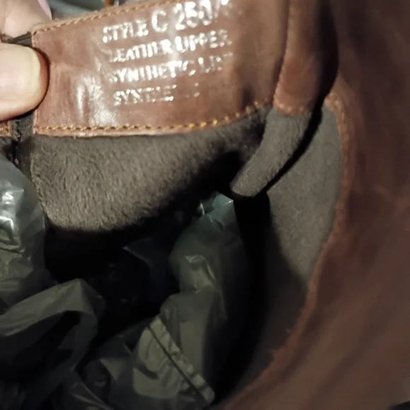 Size 10 Fabianelli Boots & Size 10 Red Charles David Heels - Picture 5 of 11